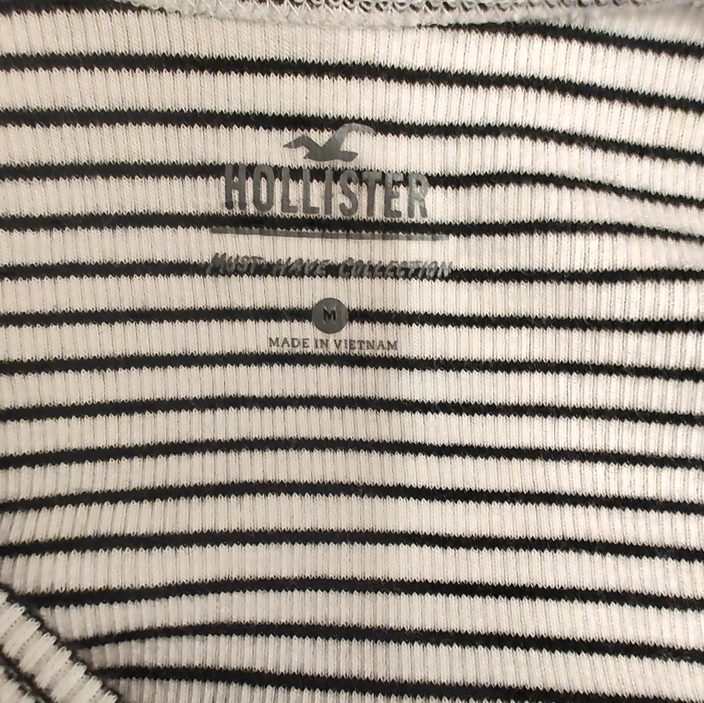 Hollister black and white striped crop top with a butterfly, women's size medium - Picture 3 of 5